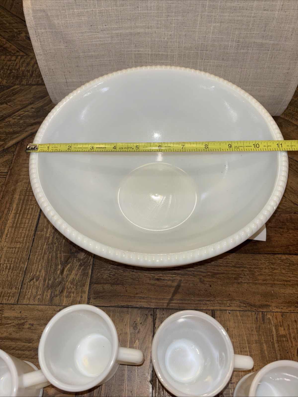 Vtg. Mid Century RED & WHITE McKee Tom & Jerry Punch Bowl Set, 11″ Bowl & 8 Mugs