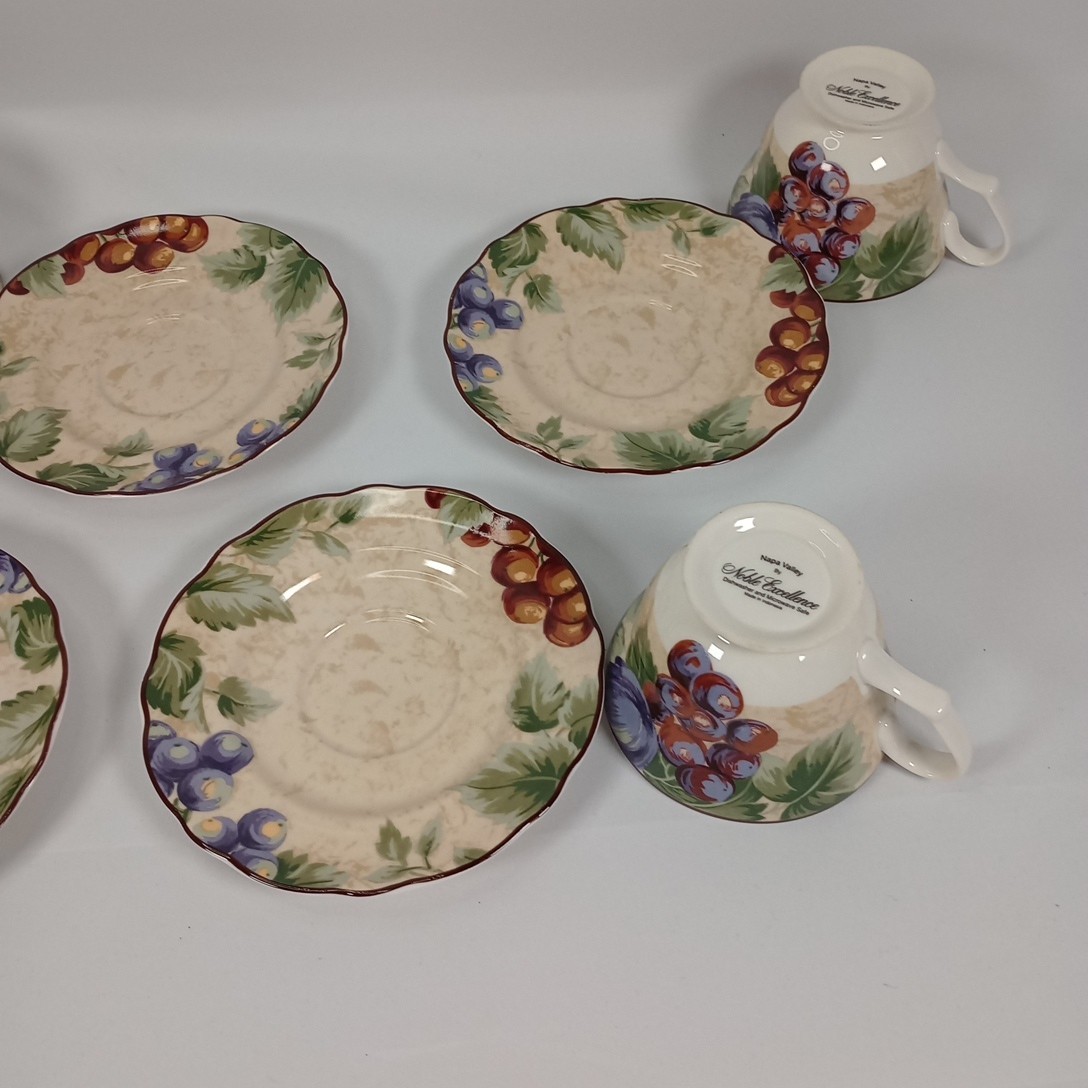 Noble Excellence Napa Valley Set of 4 Tea Cups & Saucers Fruit Vineyard