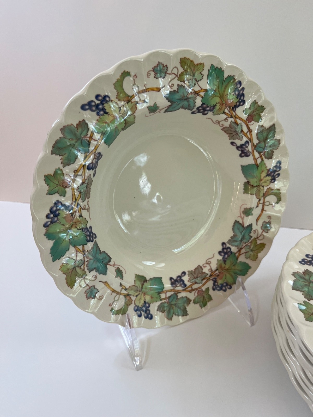 8 Spode China Monticello Vine Rimmed Soup Bowls 7.75 Inches Grapes