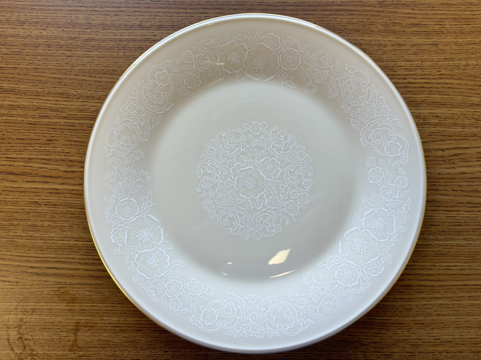 Lenox Moonspun Special 5 Piece Place Setting Ivory White Ghost Flowers Gold Rim