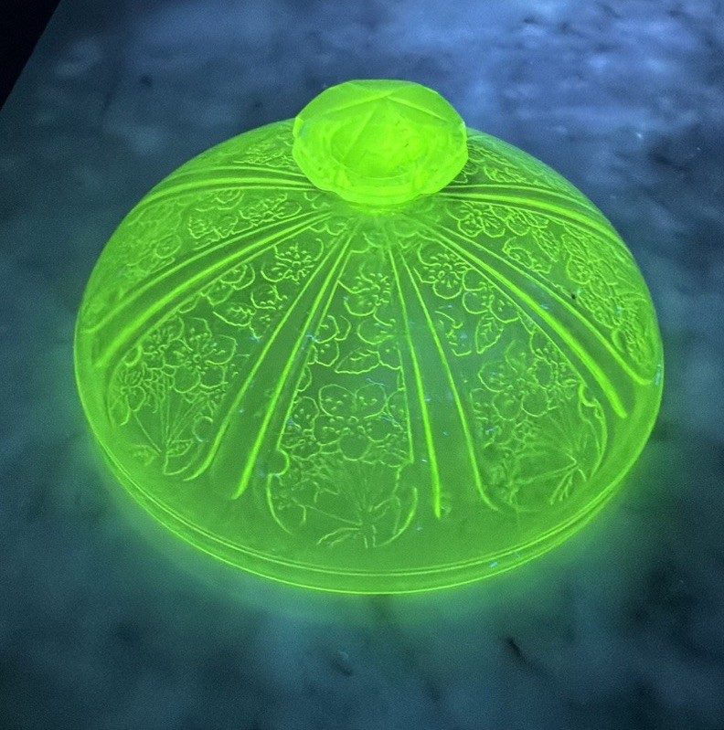 Vintage Antique Uranium Vaseline Green Glass Candy Dish Lid Only 4 7/8” D