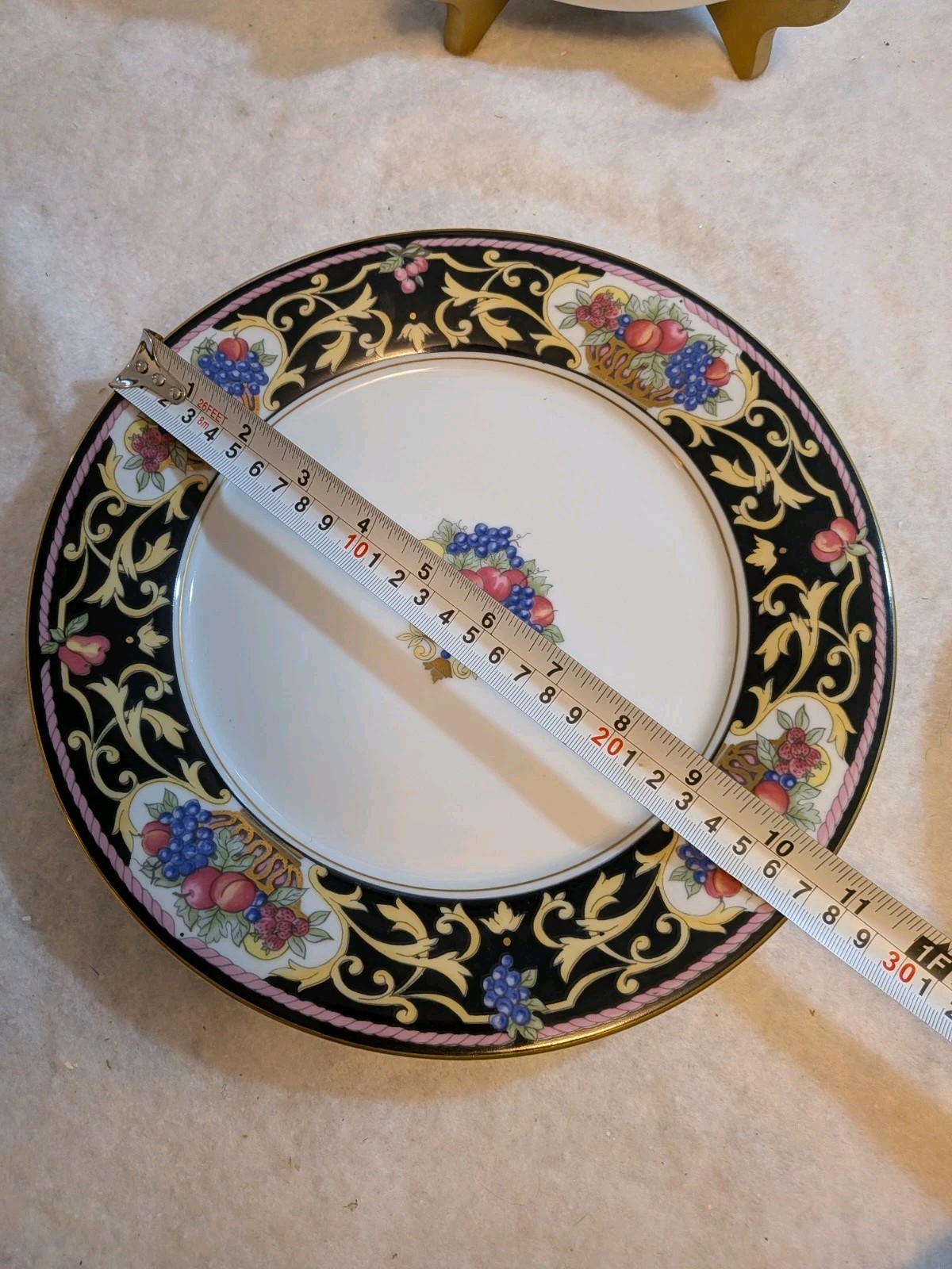 Muirfield Windsor Court 9314 Dinner Plates Set of 6 Black Gold Fruit Rim 10.5″