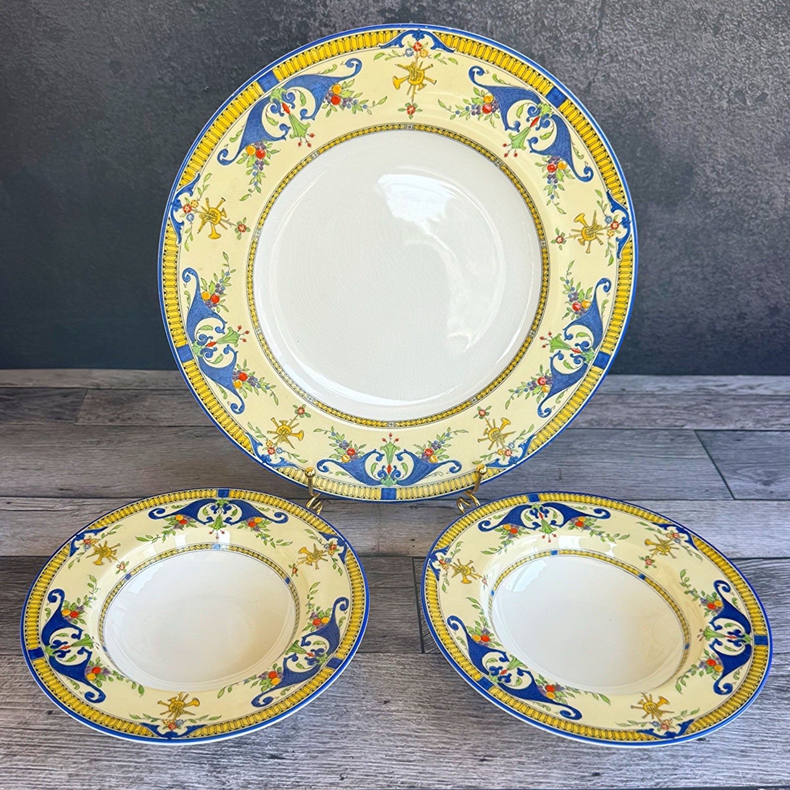 Royal Worcester Bordeaux Set 3 Dinner Plate Two Berry Bowls Bone China England
