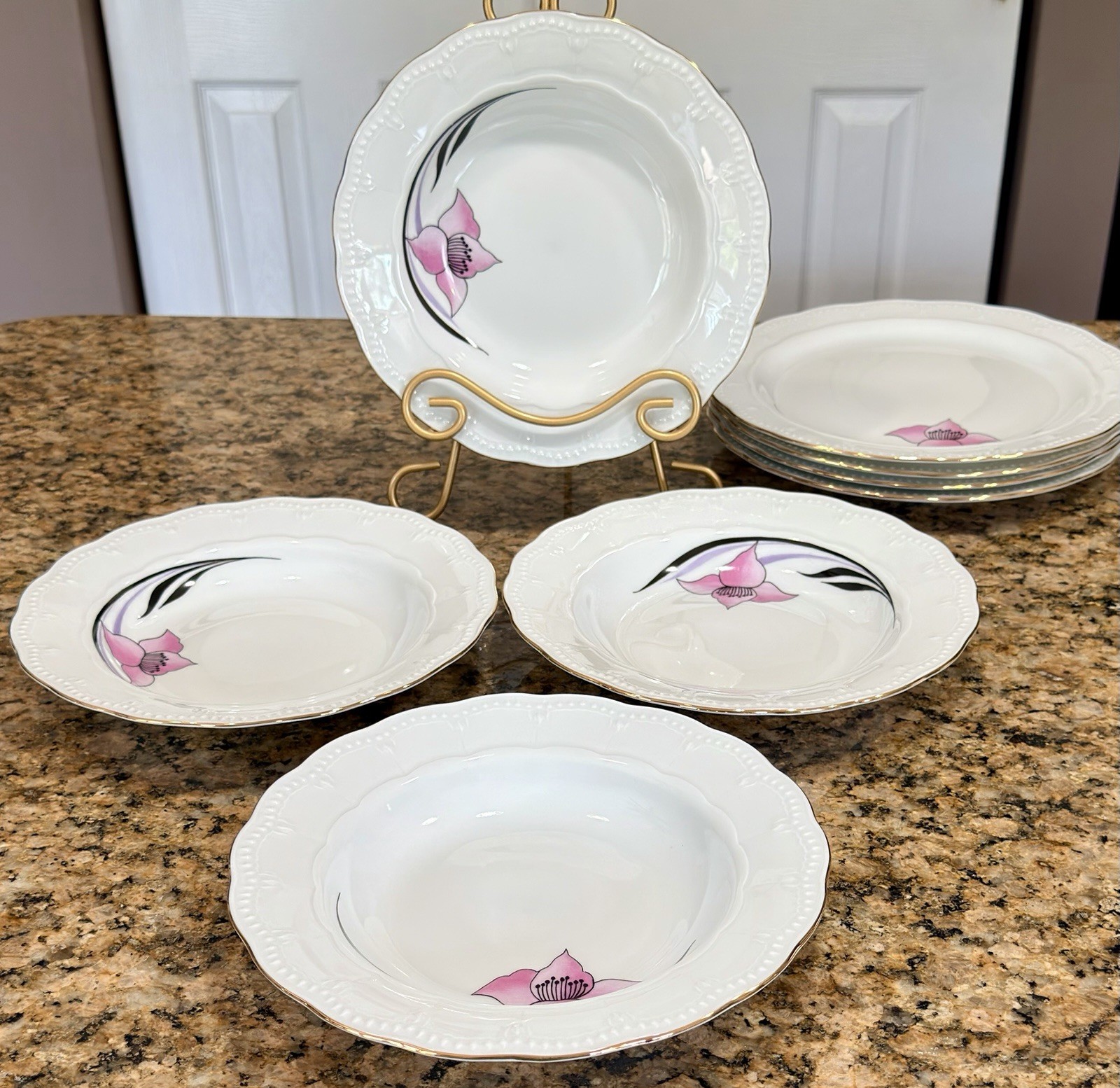 Danish Design Atelier Imported Pink Floral 8 Pc Dinnerware Set Scallop Gold Rim