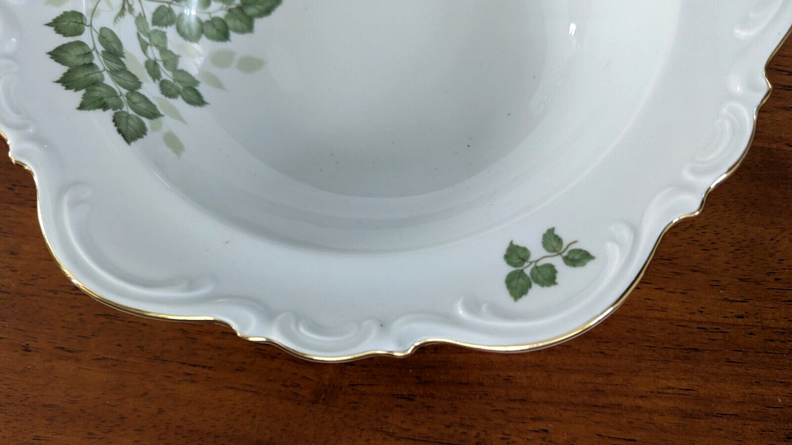 Vintage Mitterteich “Green Leaves” 10″ Serving Bowl Germany Perfect
