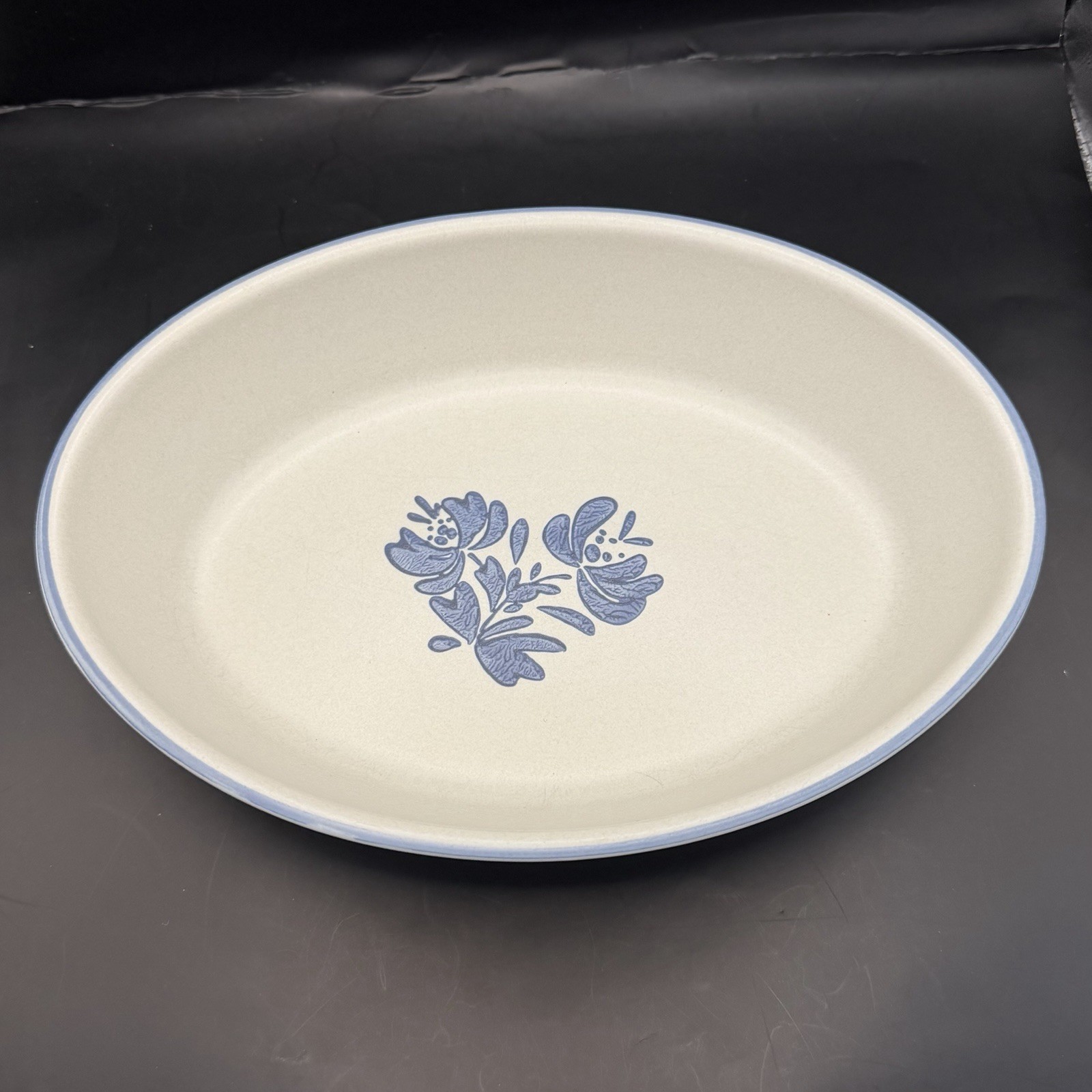 Pfaltzgraff Folk Art Oval Vegetable Serving Bowl Blue Floral Tan Stoneware 10″