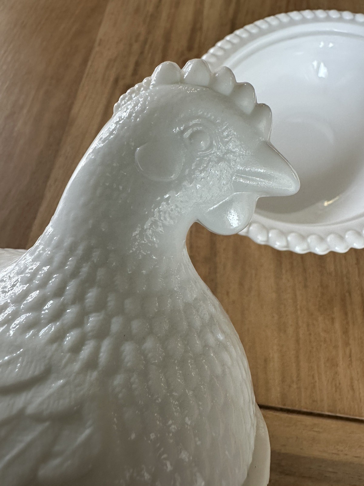 White Milk Glass Hen on Nest Covered Dish Beaded Edge Glossy Decorative