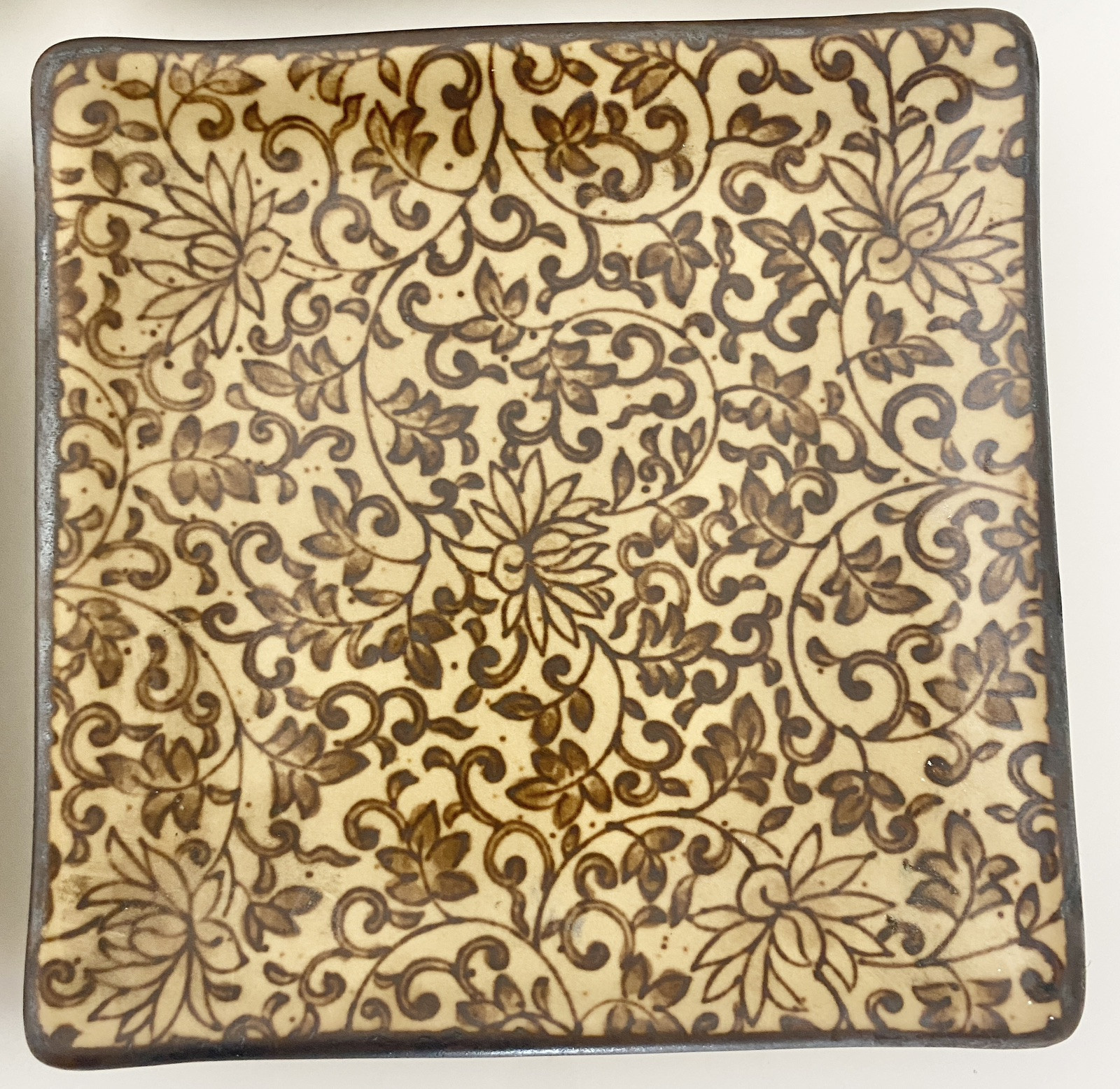 Set/4 Sound Collection SOUSAKU Japan 5″ sushi plates floral scrolls stoneware