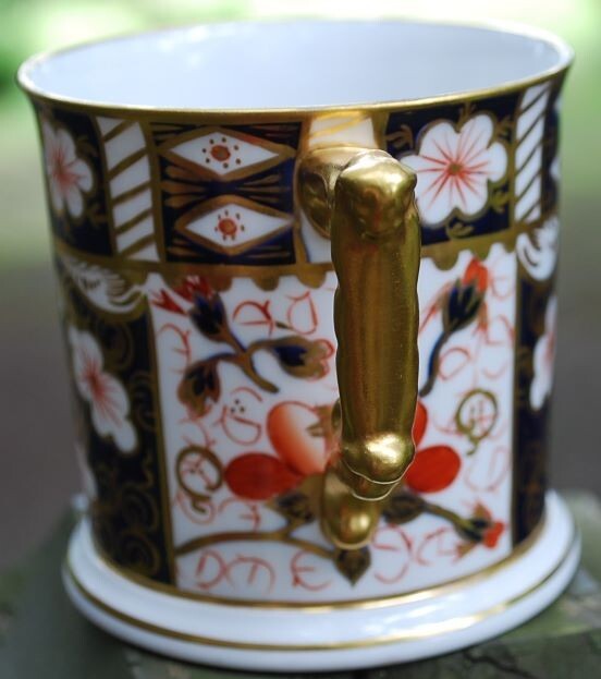 RARE Vintage ROYAL CROWN DERBY 2 Handled Loving Cup TRADITIONAL IMARI Blue Gold