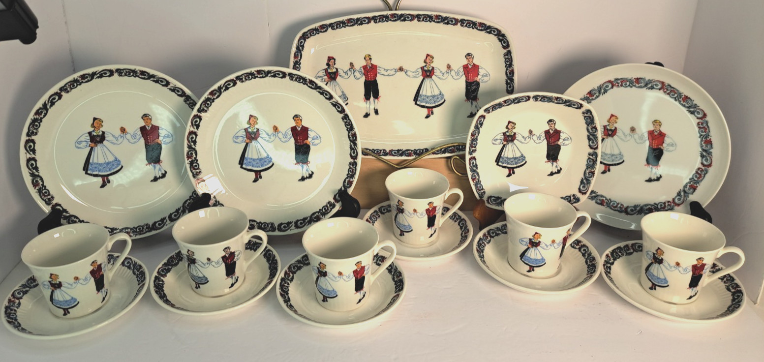 Figgjo Norway 17 Pc Set Hardanger Dancers 6 Ea Cup / Saucer 3 Salad Plate Tray +
