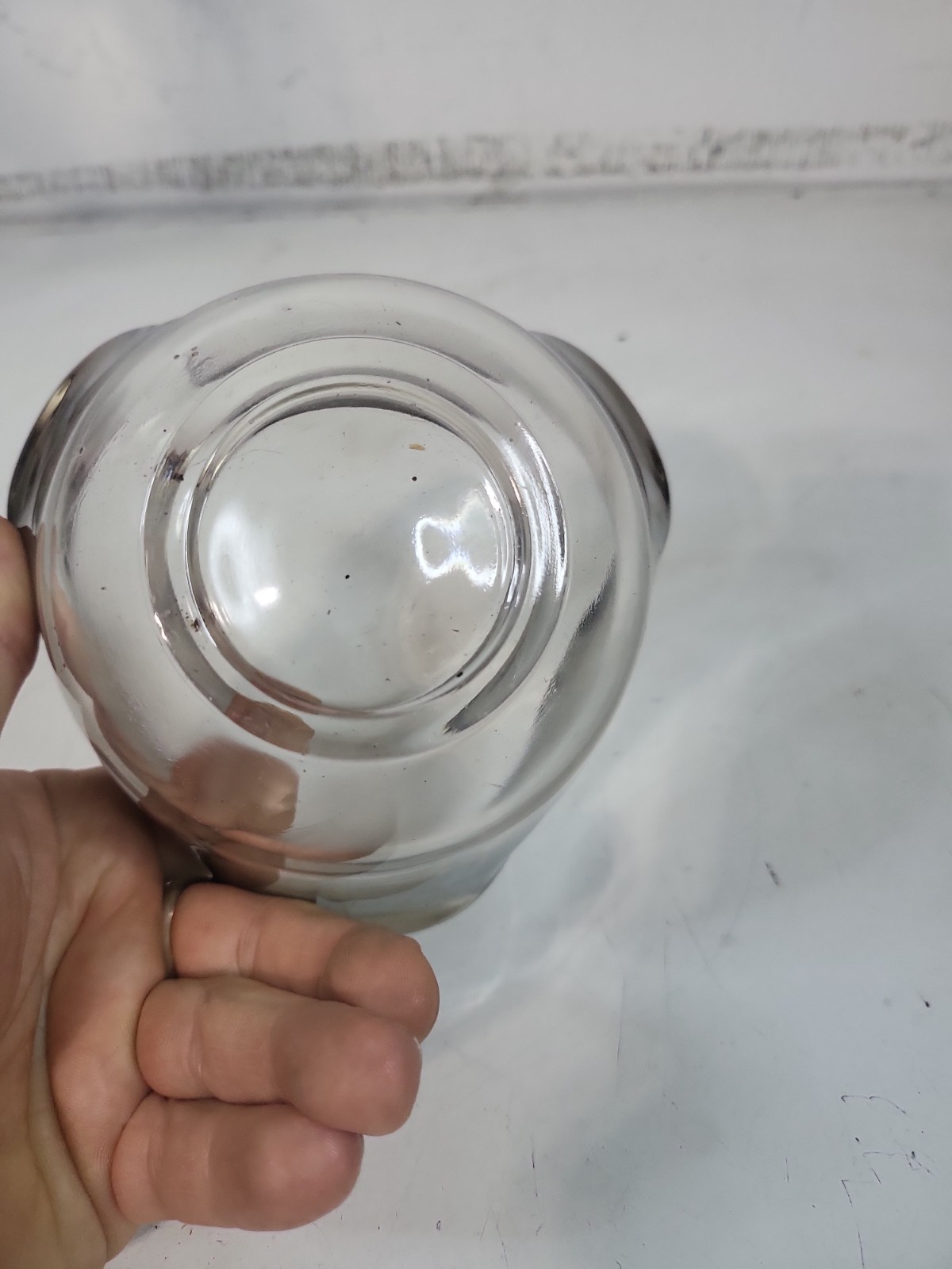 Vintage Dorothy Thorpe 5″ Silver Fade Glass Triangle Pinched Side Bowl