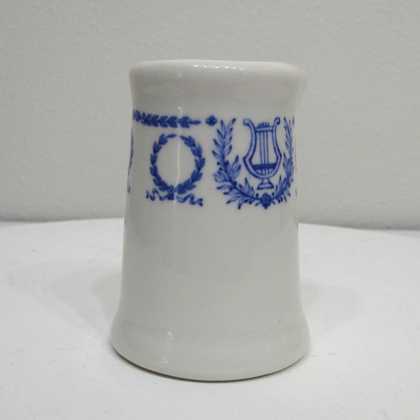 Vintage Syracuse #51500 Morrison Cafeteria Lyre Laurel Wreath Blue White Creamer