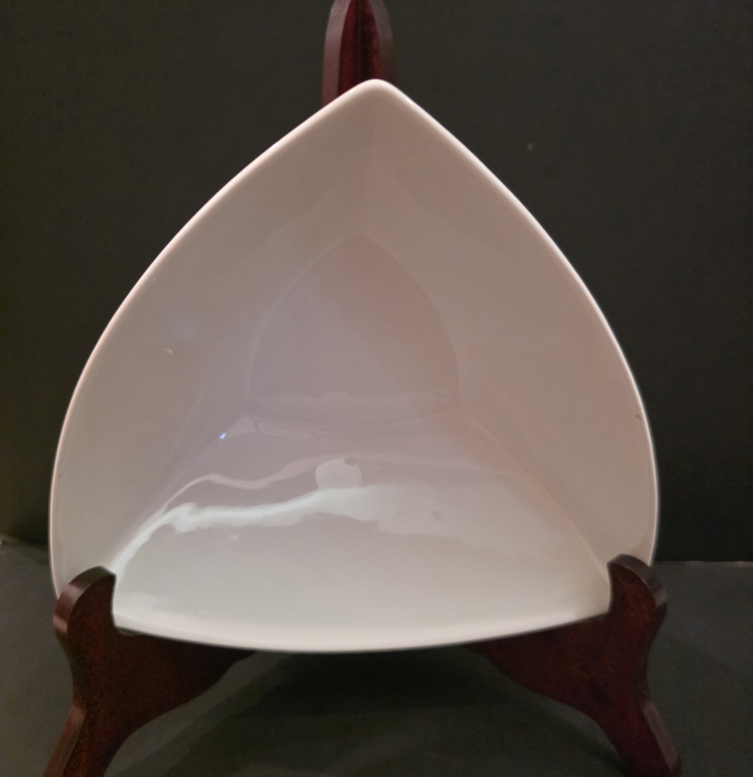 Red Vanilla Vanilla Fare Triangle Stoneware Bowl Medium 32 Oz Model FK000- 220