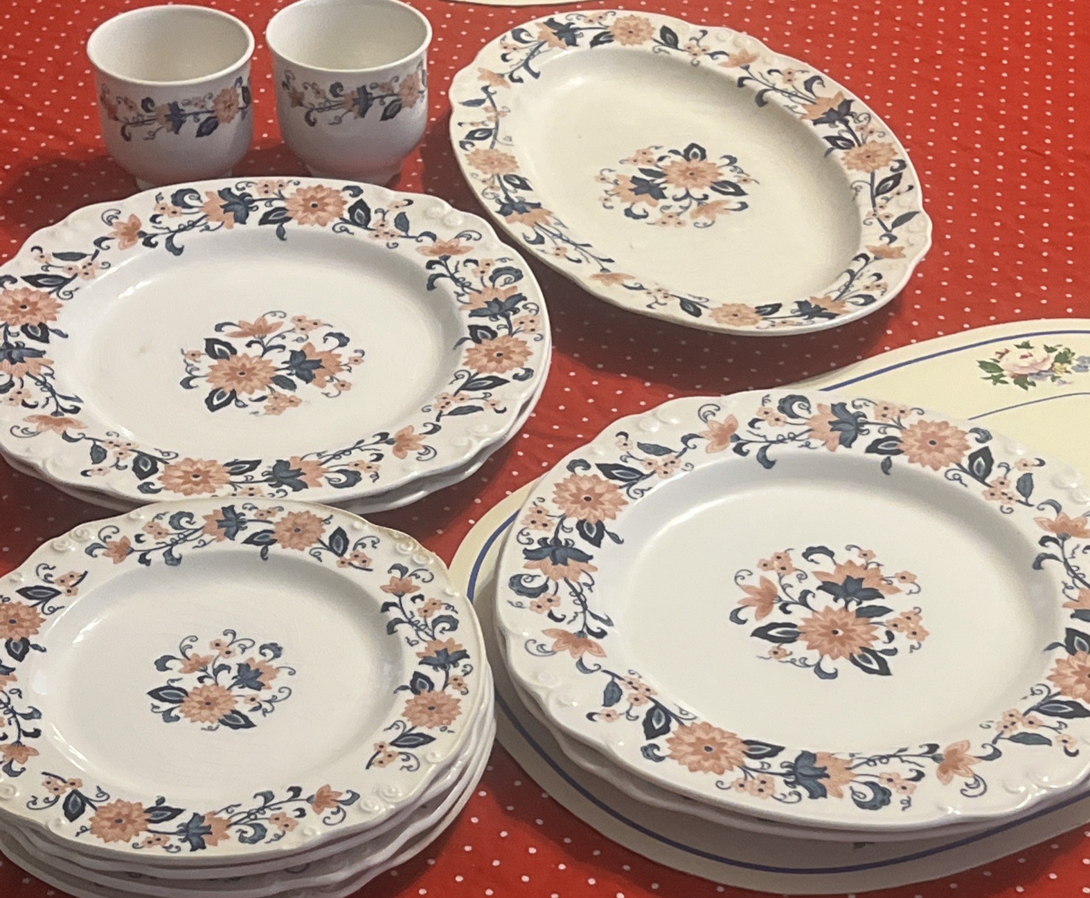 Vintage Nikko Japan Ironstone “Blue vineyard” Peach And Navy Floral Dinner 15 Pc