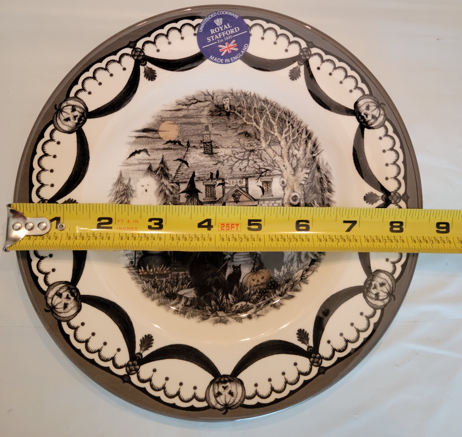 1x Royal Stafford Coven Salad Plate – 3 Witches Spooky Tree Haunted House 8.5”