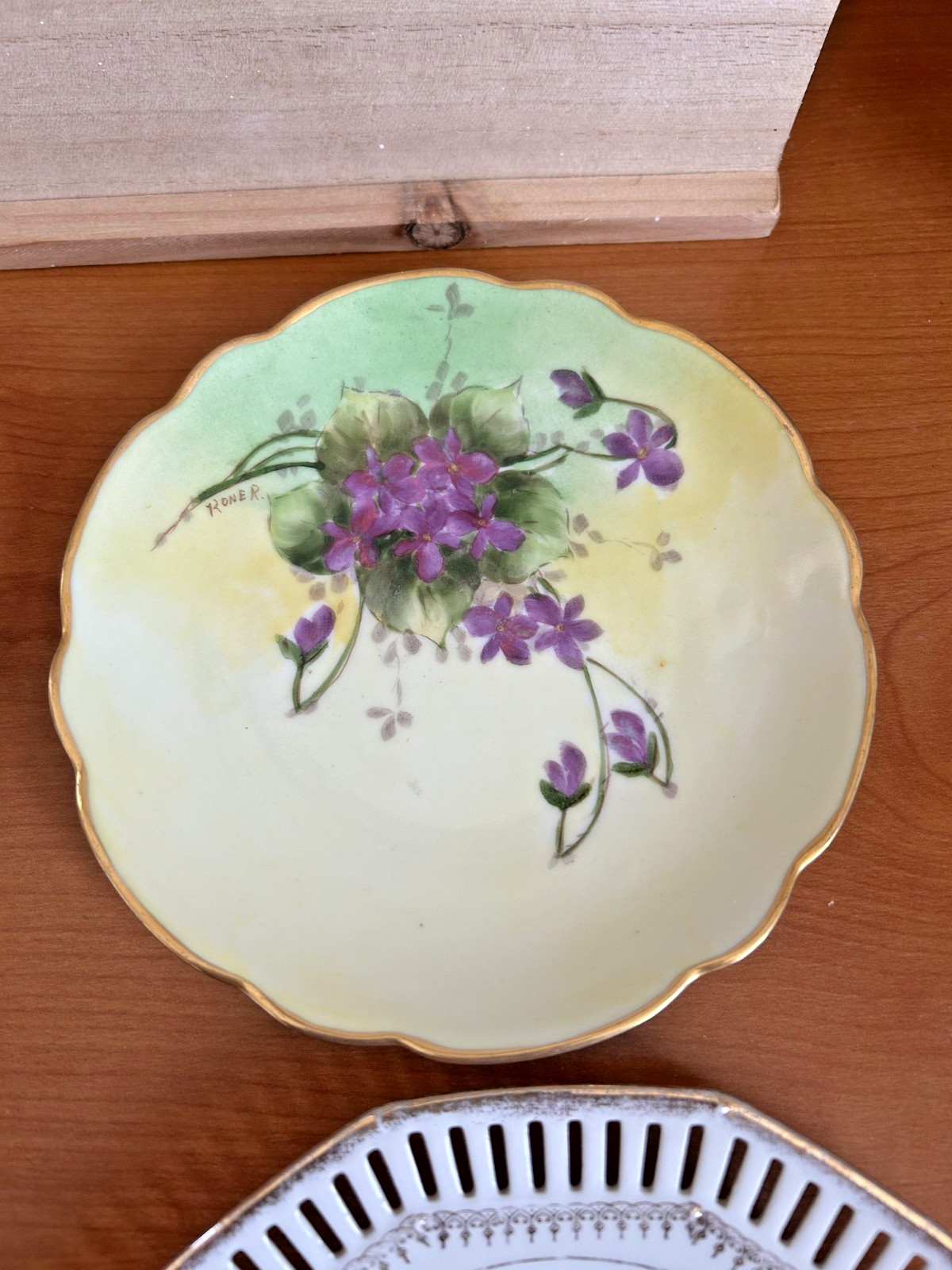 Lot: 6 Vintage Floral Variety Cottage Core Wall Plate Decor 10″ & Smaller
