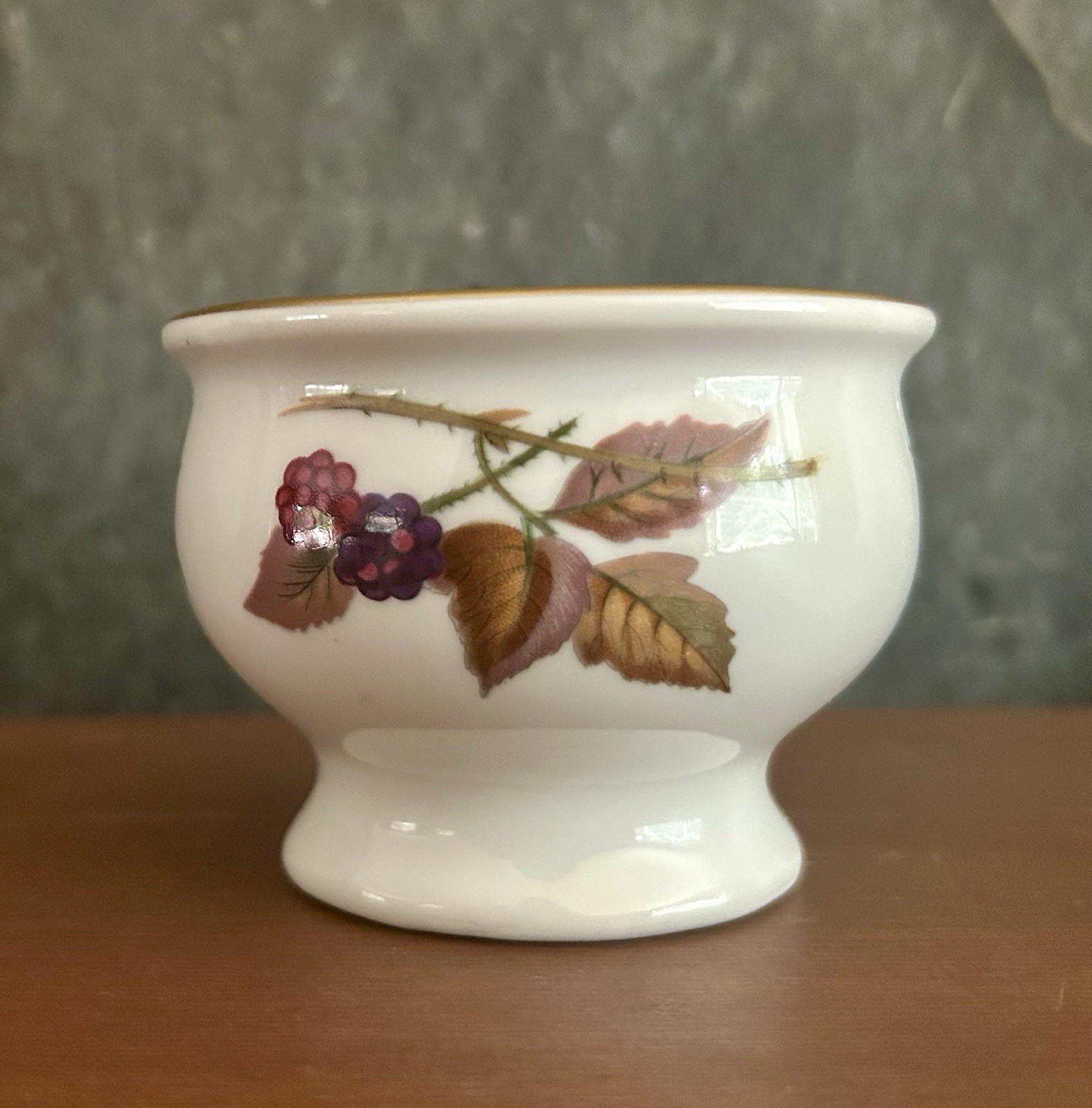 Royal Worcester Evesham Gold Pestle Bowl Porcelain Cherry Peach Blackberry 3.5″