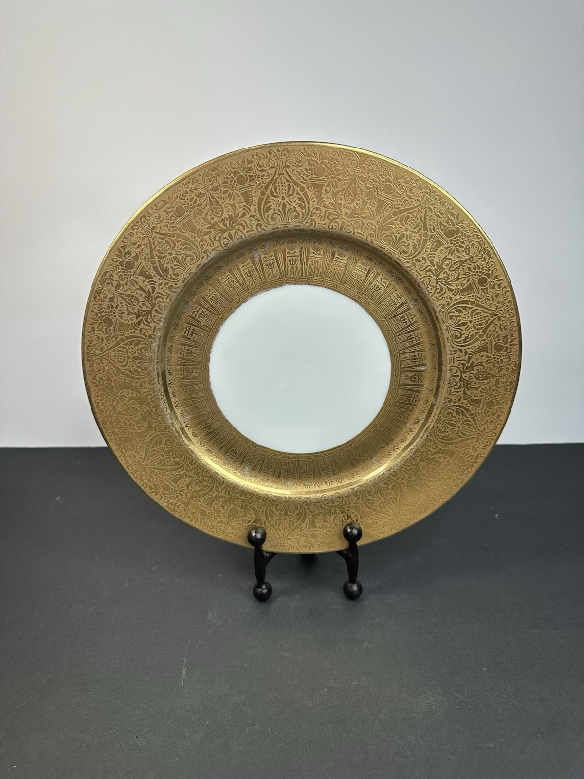 Heinrich H & C Selb Bavaria Cabinet Plate Charger 22K Gold Border 10.75” Vintage