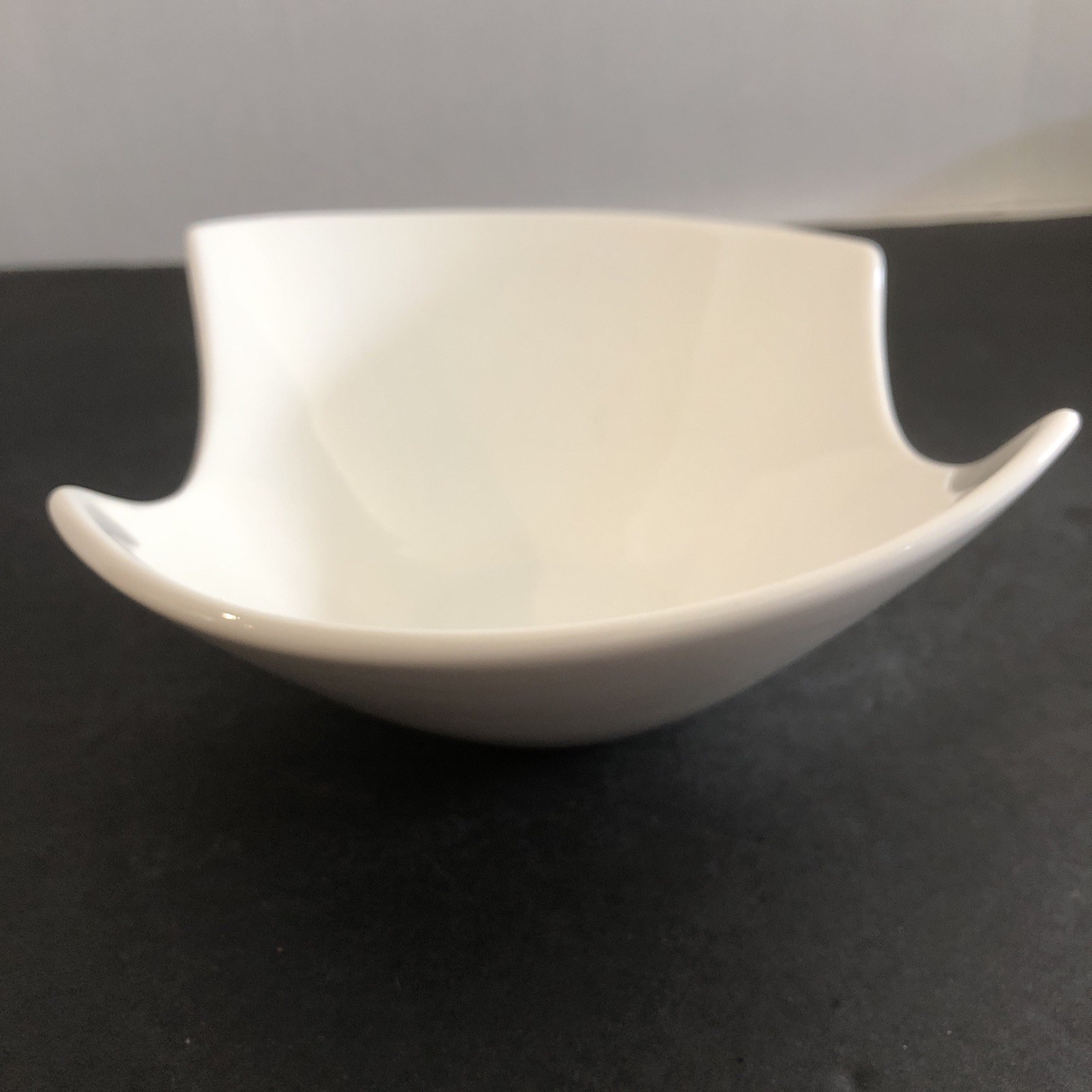 10 Strawberry Street Samurai Cereal Bowls 7.25″ Asymmetrical White