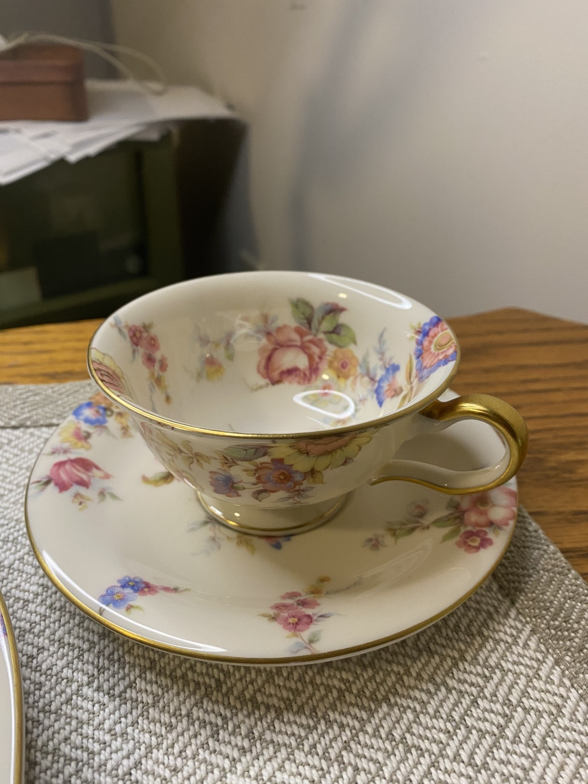 CASTLETON USA SUNNYBROOKE FIVE PIECE PLACE SETTING FOR TWELVE /60 PCS