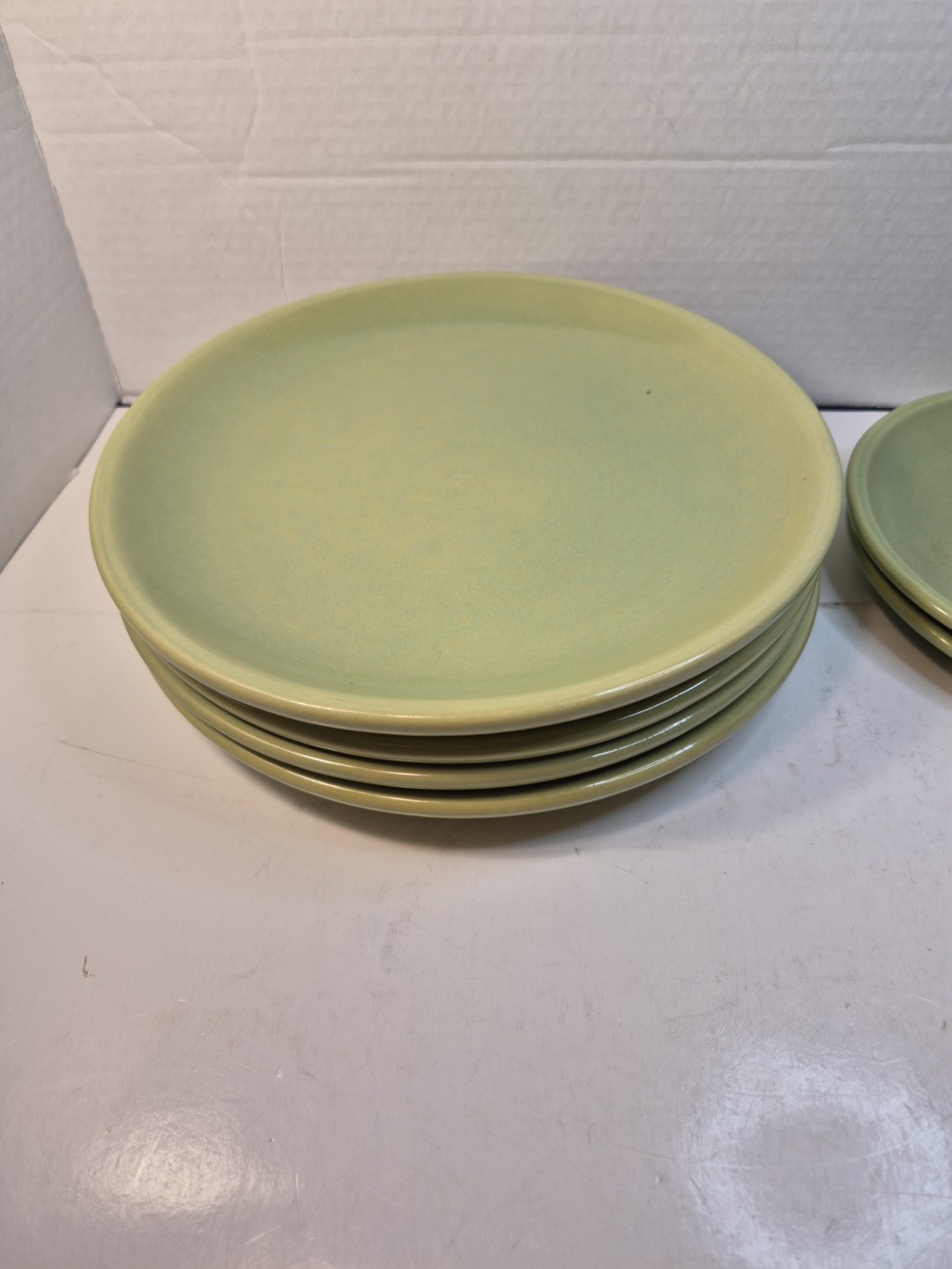 La Solana Pottery Sage Green (4) Dinner Plates, 10″ & 2 Saucers 7″ B239
