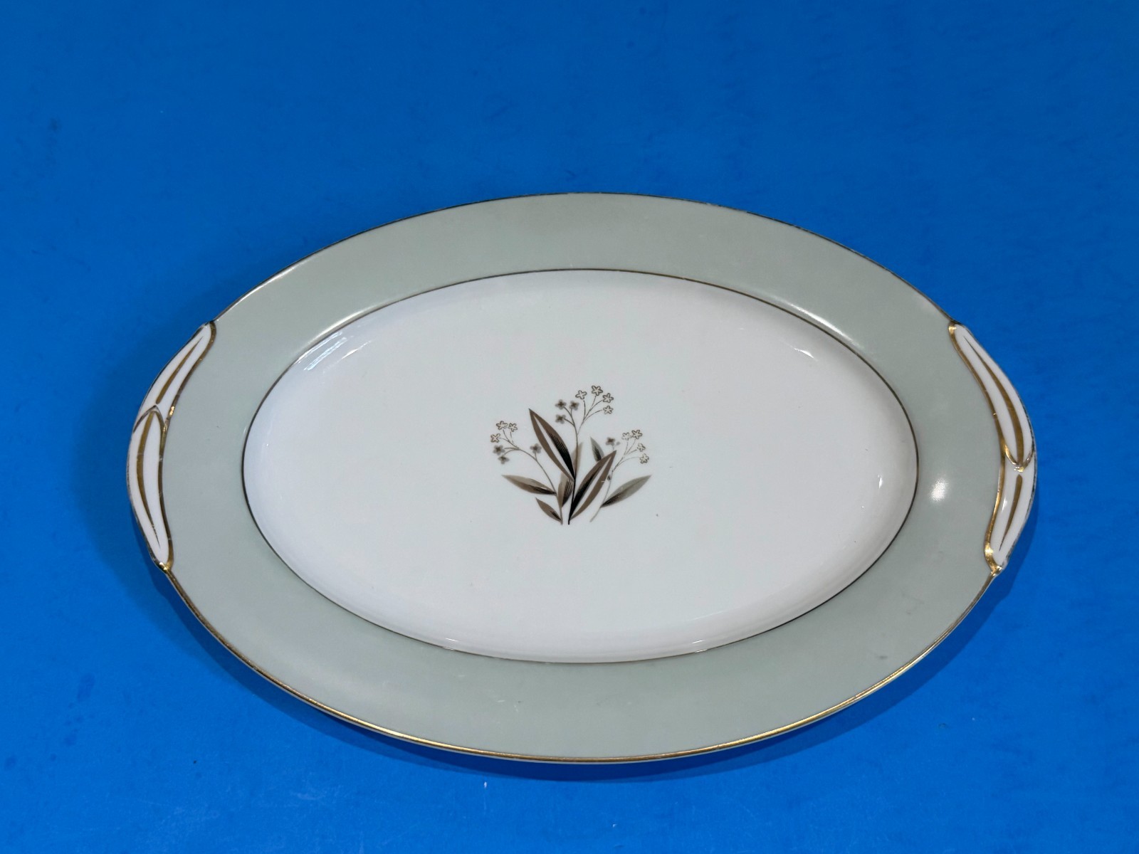 VTG Noritake Carlisle Oval Platter 5544 Green White Gold Trim Floral Ctr *READ*