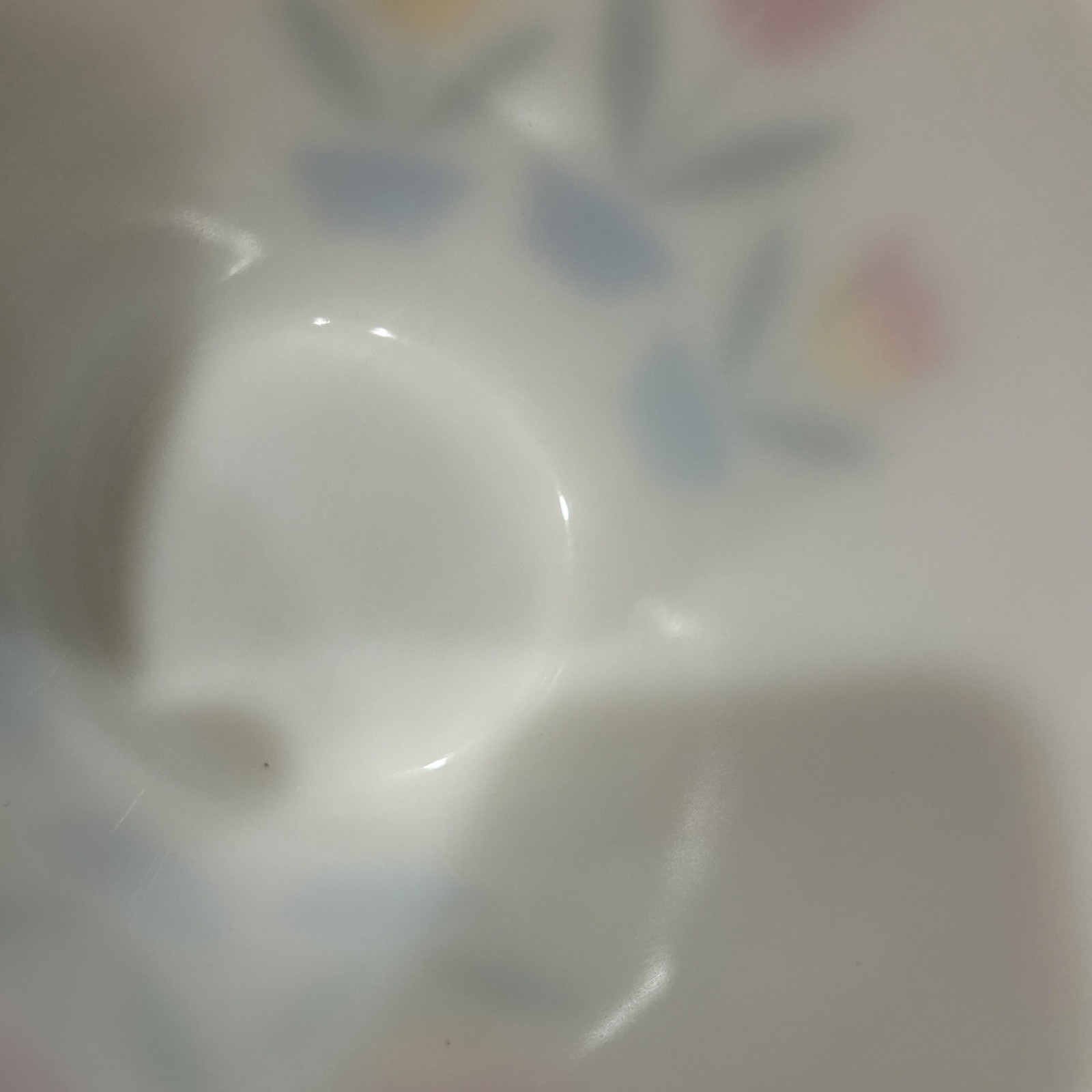 Vintage Fire king tulip mixing bowl set Of 4 🔥🔥🔥