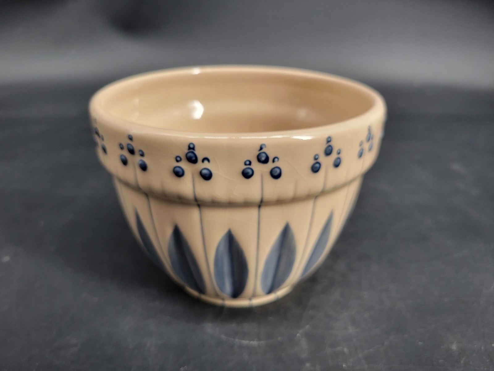 2001 Tender Heart Treasures Blue Tan Mixing Serving Bowl Floral Leaf Ceramic