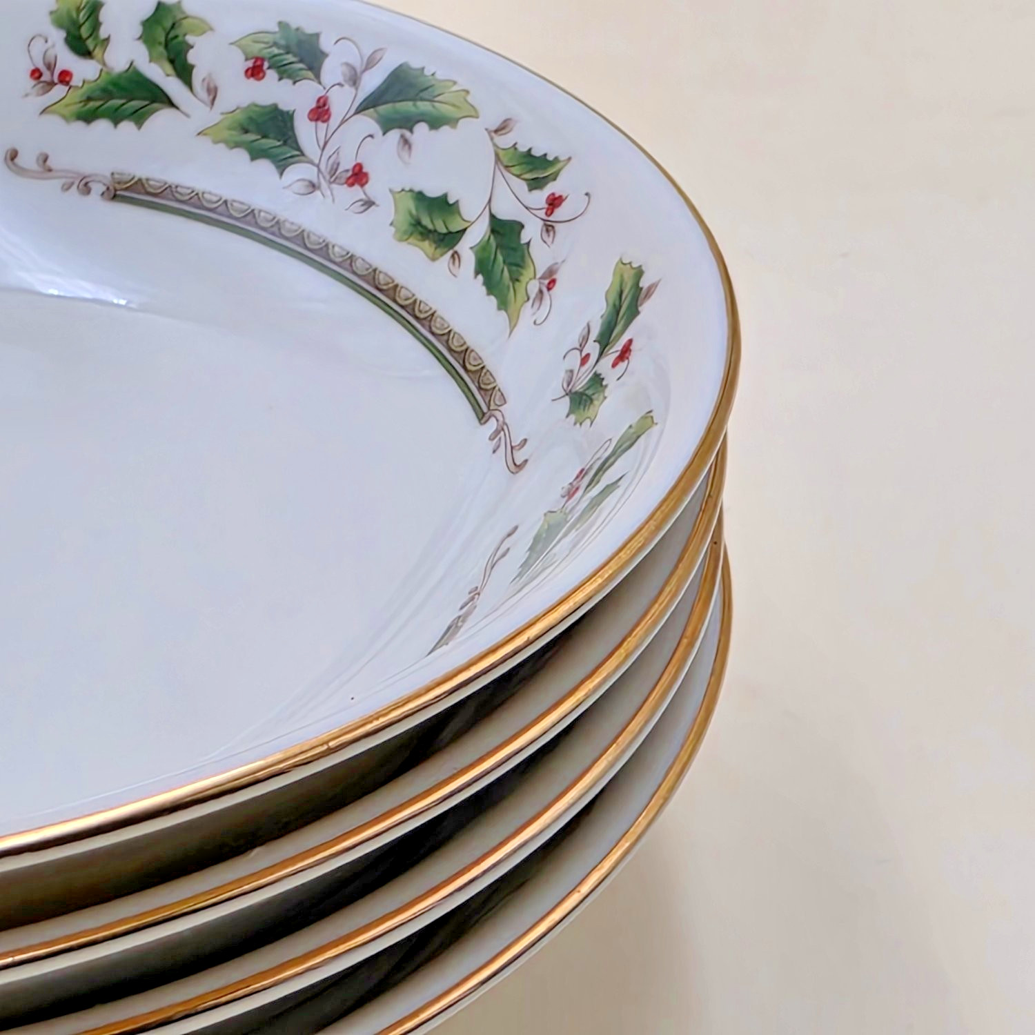 Royal Limited Holly Holiday 5.5″ Porcelain Fruit Bowls Set 4 Christmas Gold Trim