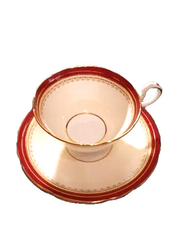 AYNSLEY Cup and Sauce NEWPORT 7703″ ENGLAND BONE CHINA TEACUP AND SAUCER EUC