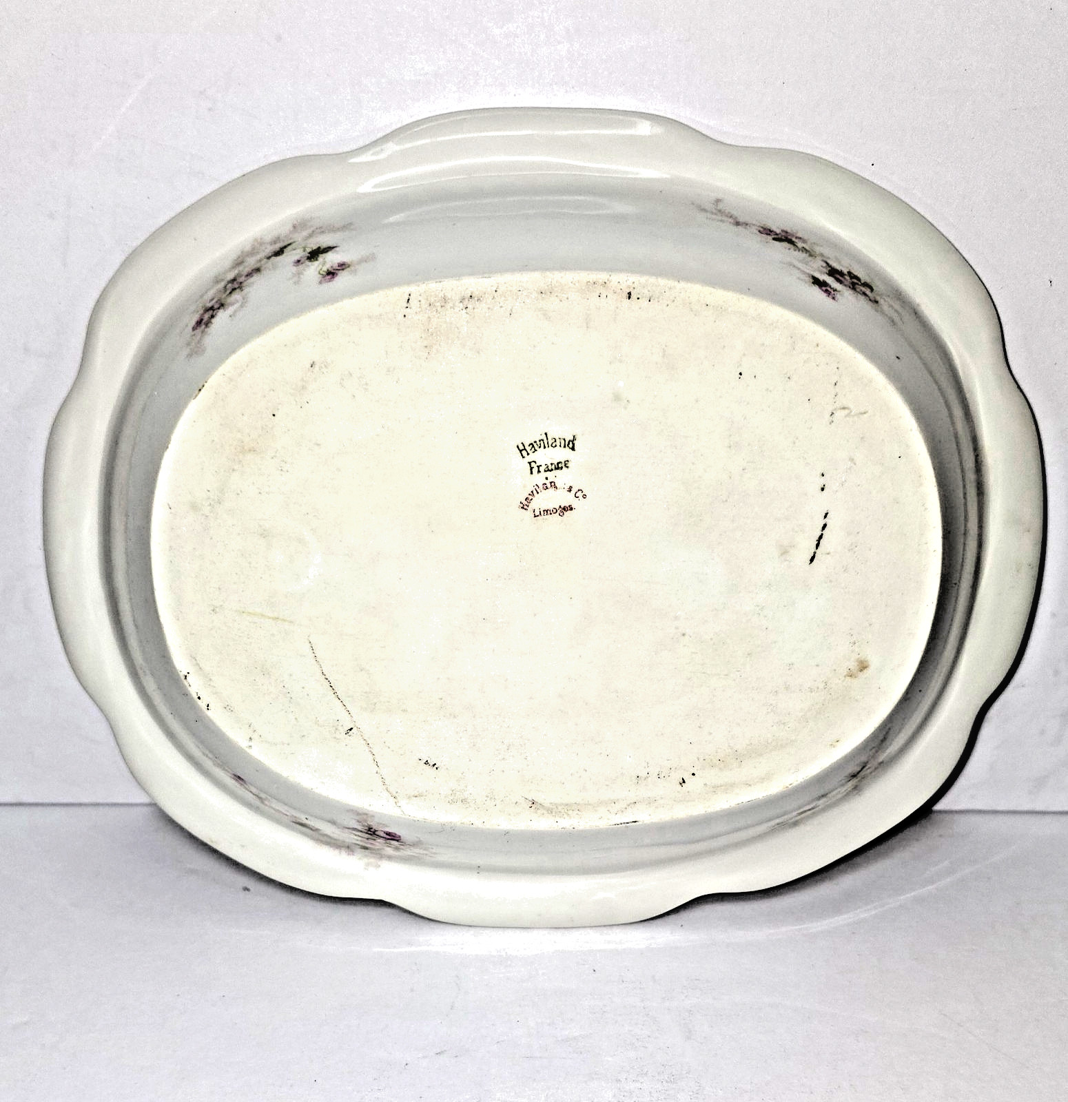 Haviland Limoges Oval Serving Bowl – Scalloped Edges – Gold Trim 9.25″ × 7.5″