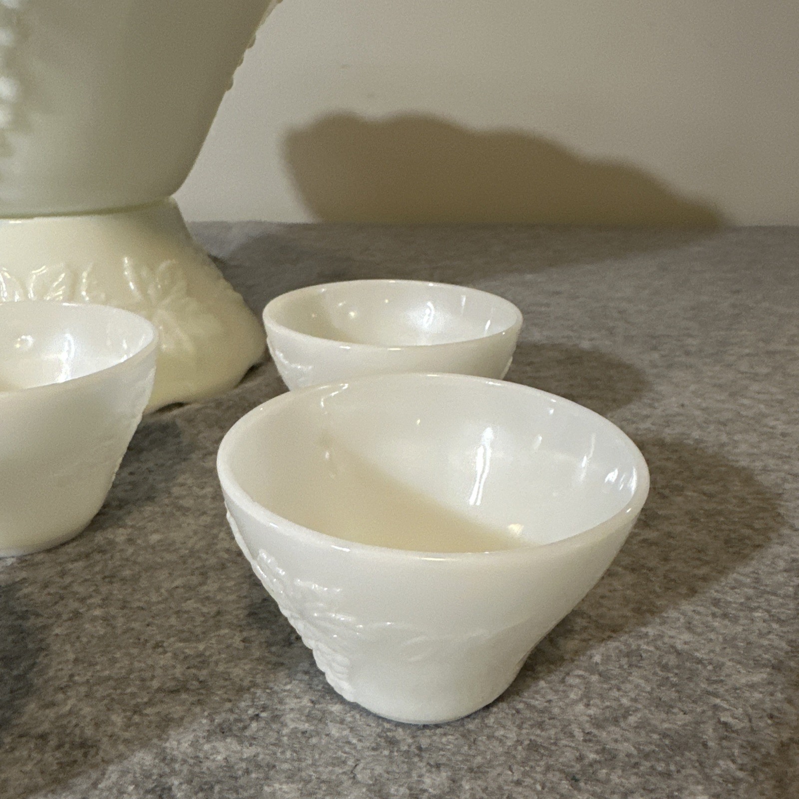 VTG Anchor Hocking Milk Glass Harvest Grape Punch Bowl Set Base 10 Cup Scalloped