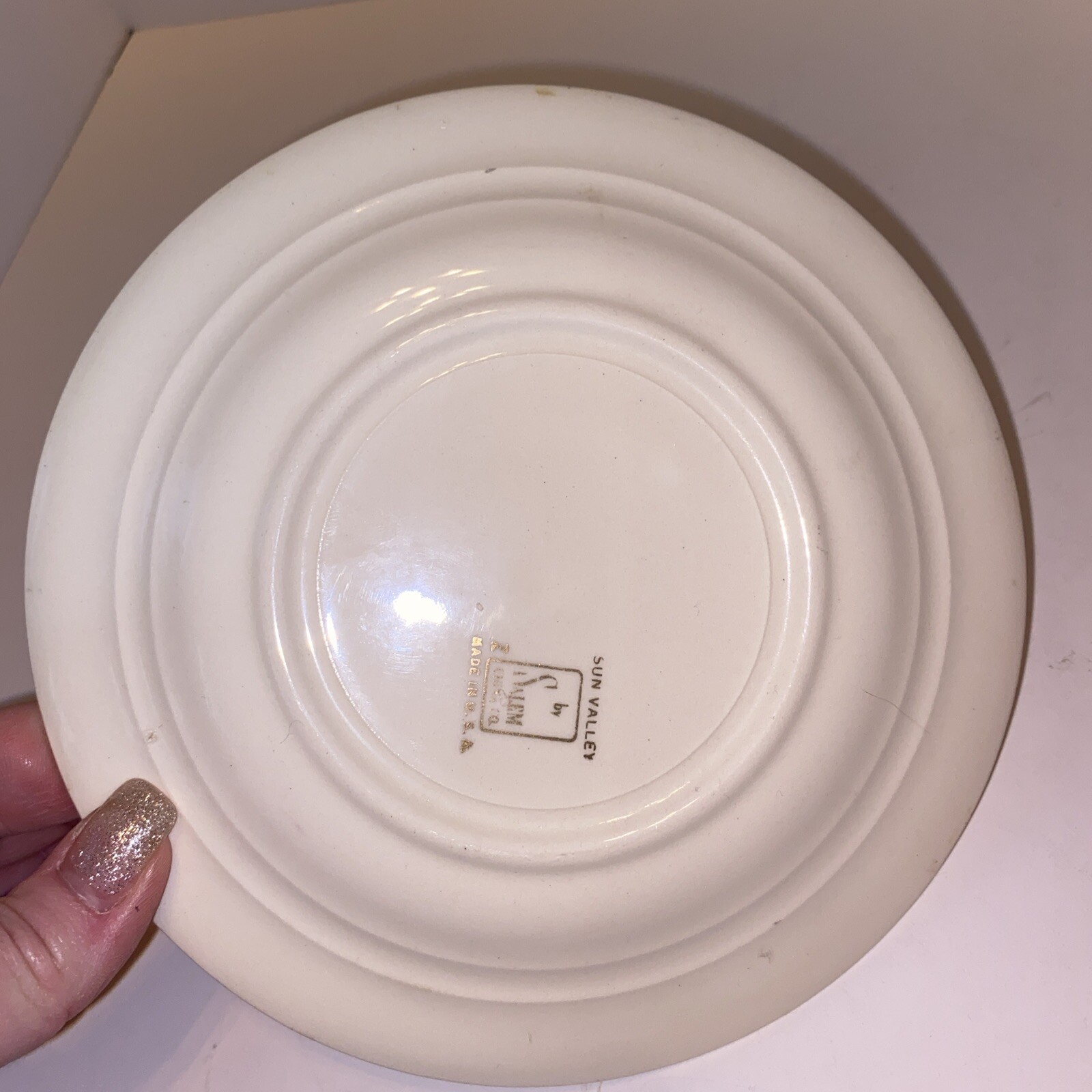 VINTAGE SALEM CHINA ‘VICTORY’ SHAPE “SUN VALLEY” 6.5″ BREAD PLATE SALEM, OHIO
