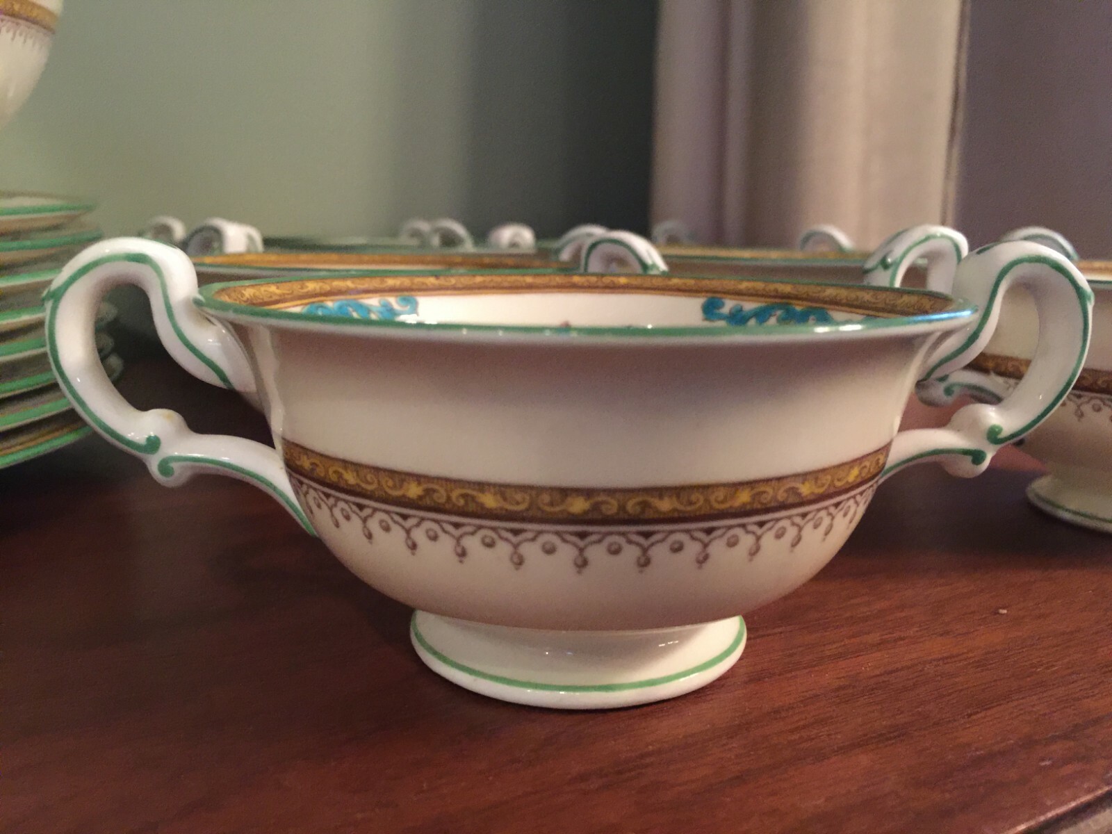 Wedgwood Sheerness Bouillon Cup & Saucer Set of 4 England Bone China Mint
