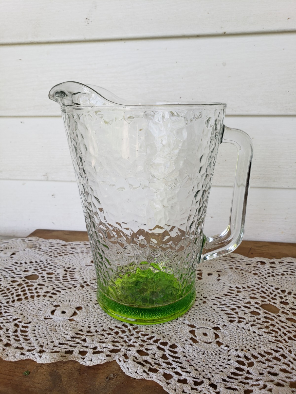 VINTAGE CRISA LARGE 8.75″ CLEAR LIME GREEN HAMMERED GLASS PITCHER SQUARE HANDLE