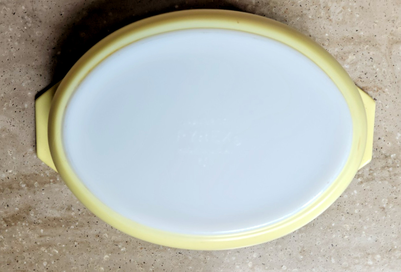 PYREX Mod Kitchen Oval Casserole Dish – 1.5 Qt – Promo, 1958