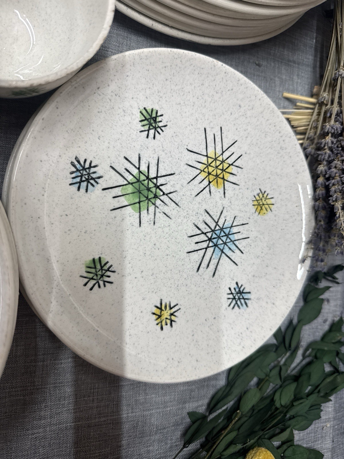 28-Piece Vintage Badonviller France Hand Painted Atomic Starburst Dinnerware Set