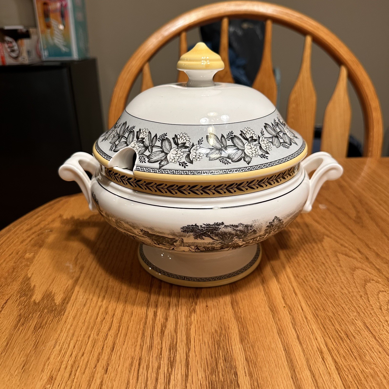 Villeroy & Boch Audun Ferme Covered Vegetable Bowl Tureen