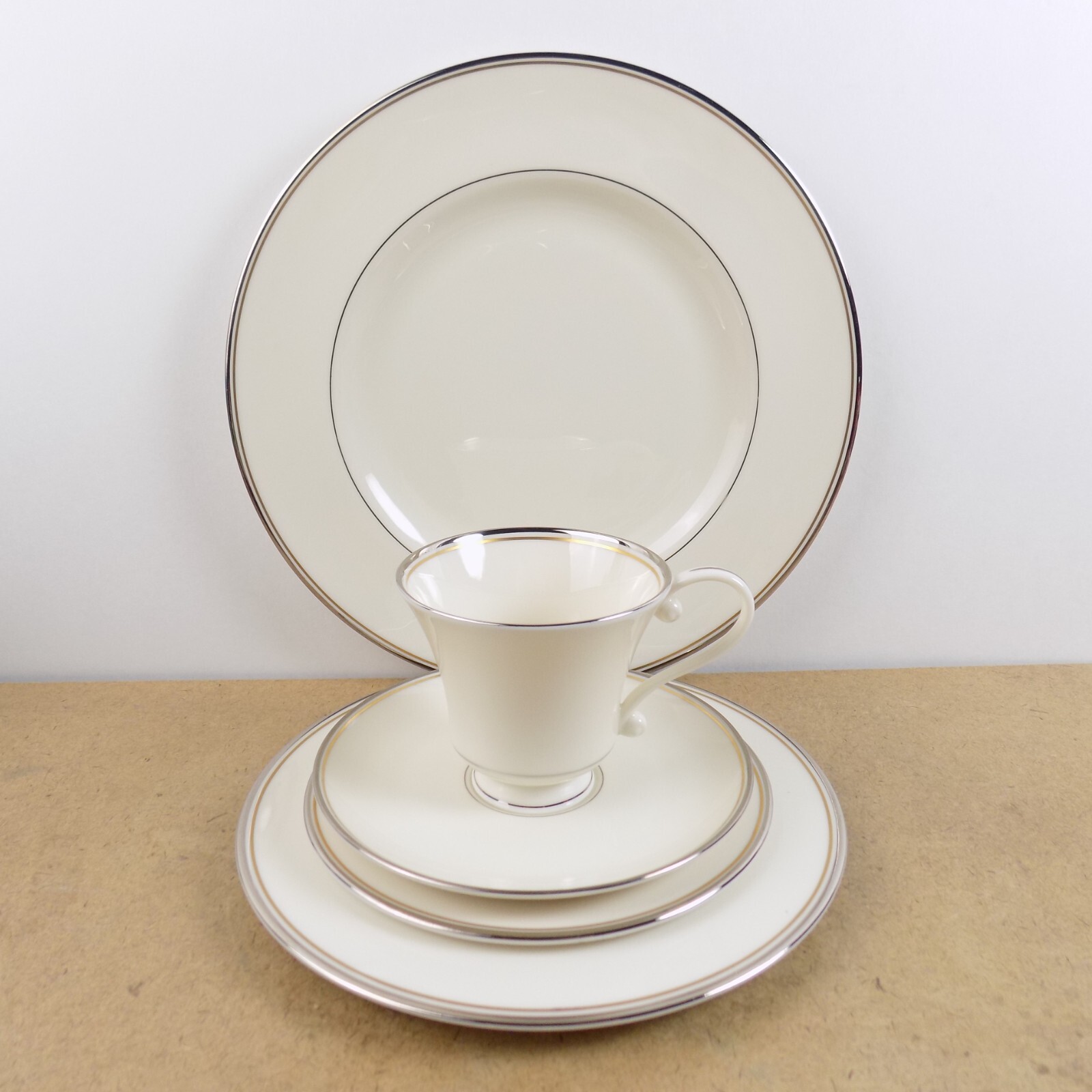 Pickard Debonair 5pc Place Setting Fine China USA Gold & Platinum Trim