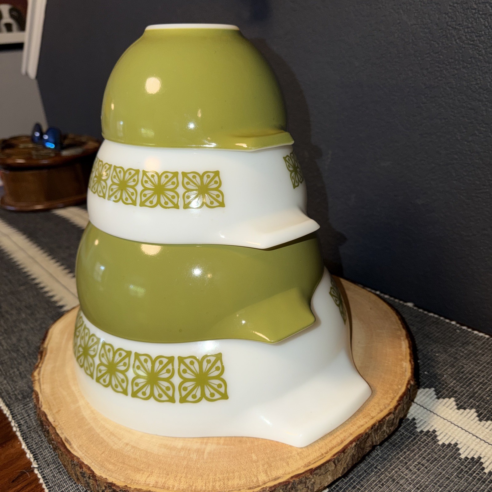 VTG Pyrex Green Square Flowers/Verde Cinderella Dbl Spout Nesting Bowls Set of 4