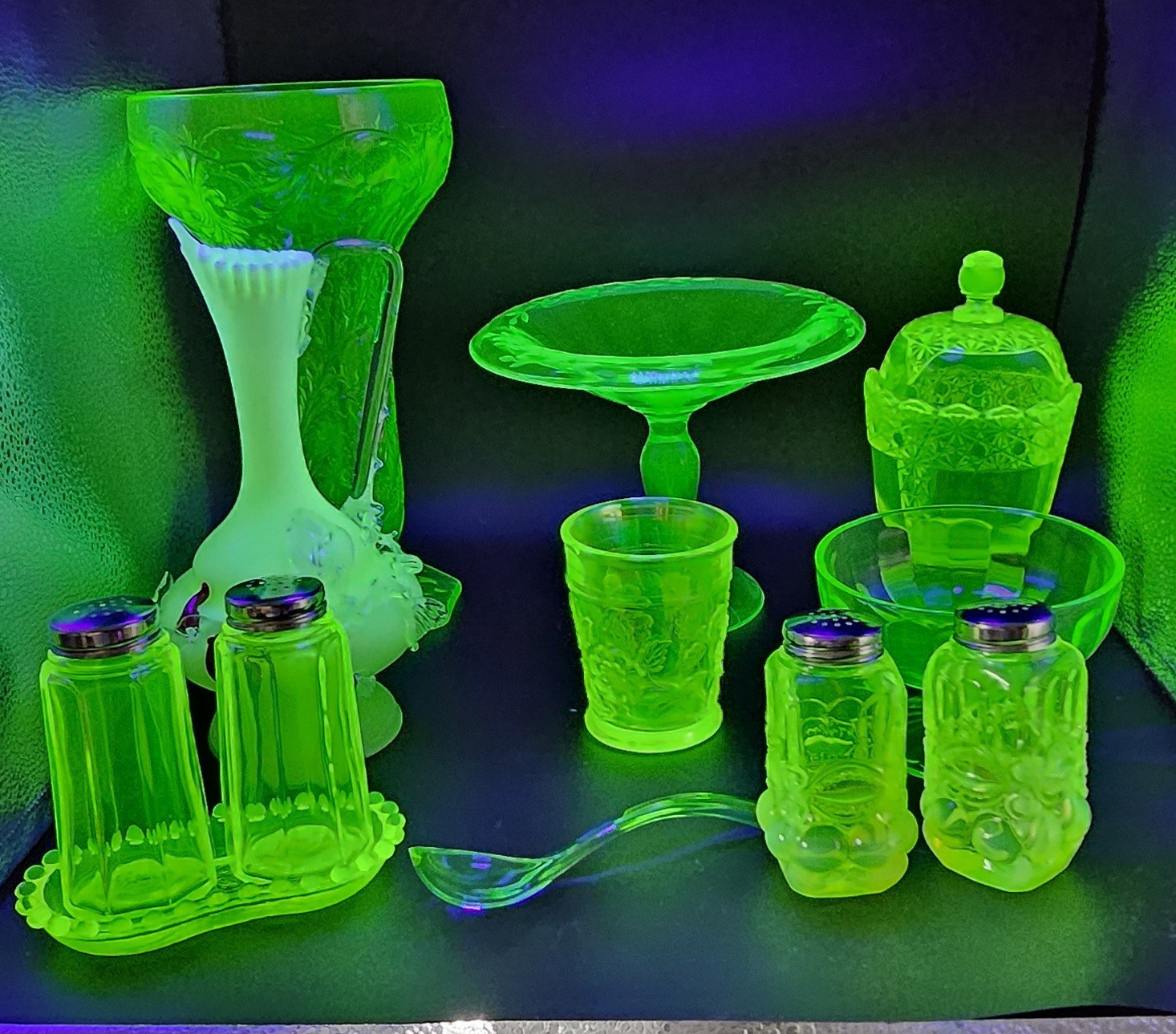 Green Depression Etched Vaseline Uranium Candy Dish Glass Pedestal Compote