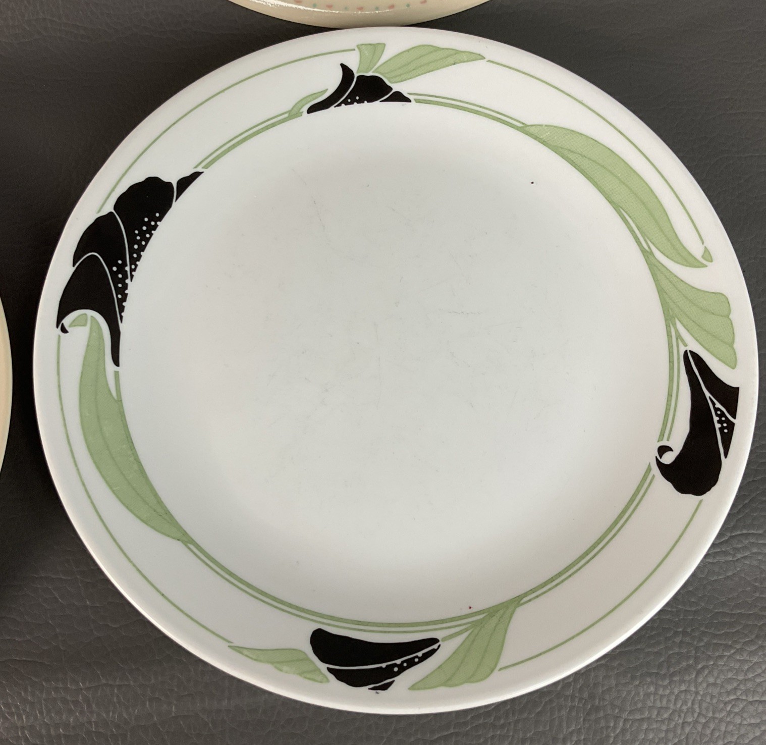 Lot of 8 Mixed Corelle Dinner Plates ~ 6 Different Patterns 10 1/4″