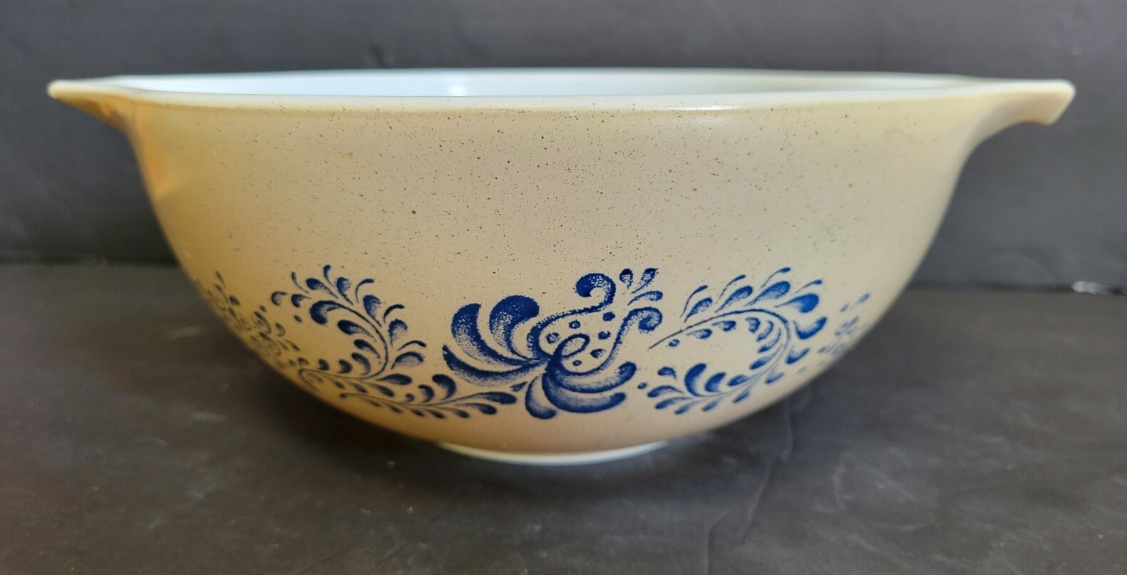 Set of 4 Vintage Pyrex Homestead Cinderella Nesting Mixing Bowls 441-444 Tan