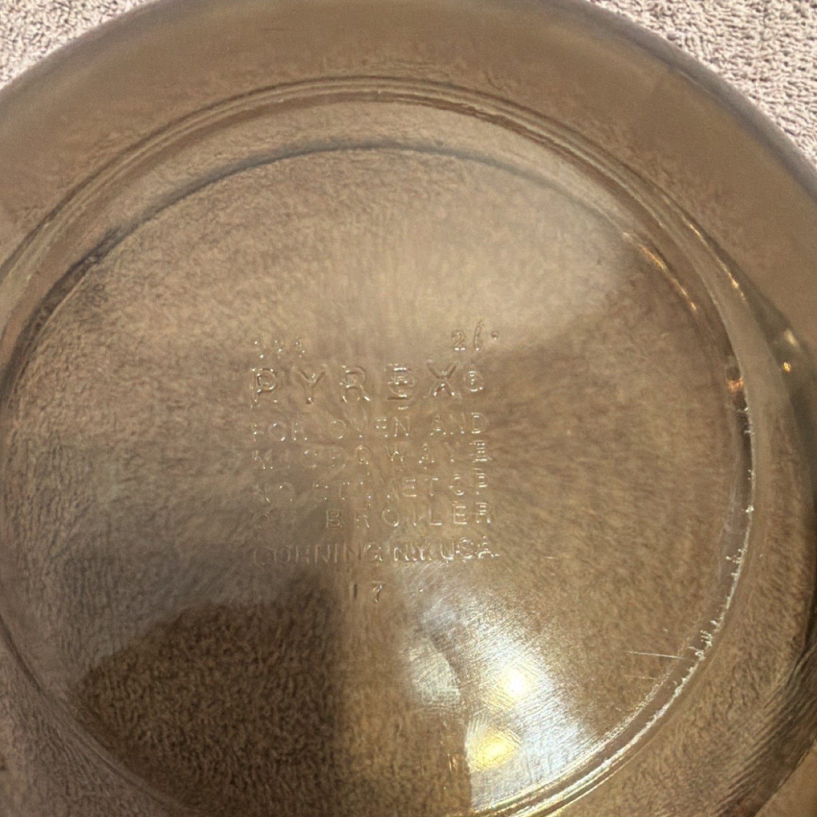 Vintage PYREX Brown Glass Casserole Dish with Lid Handles 2.5qt #24 no chips