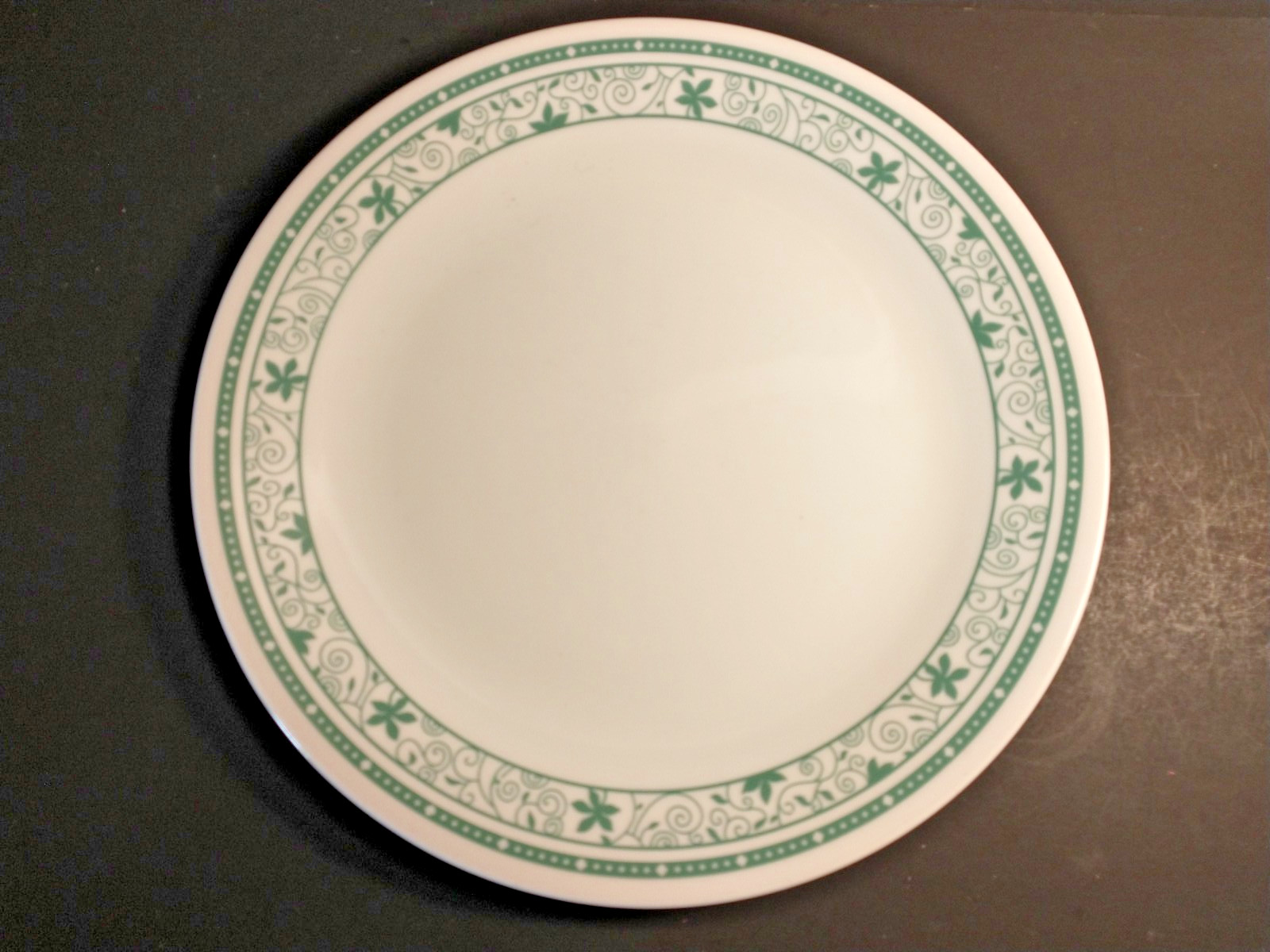 Corelle Green Winding Gate Dinner Plate 10.25″ wide