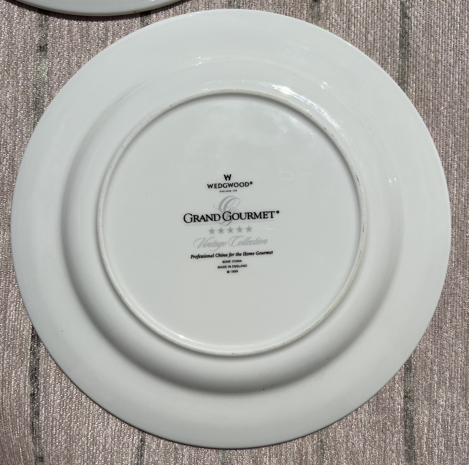 Wedgwood Bone China Vineyards Salad Plates Collection Grand Gourmet 8.5″ Vintage