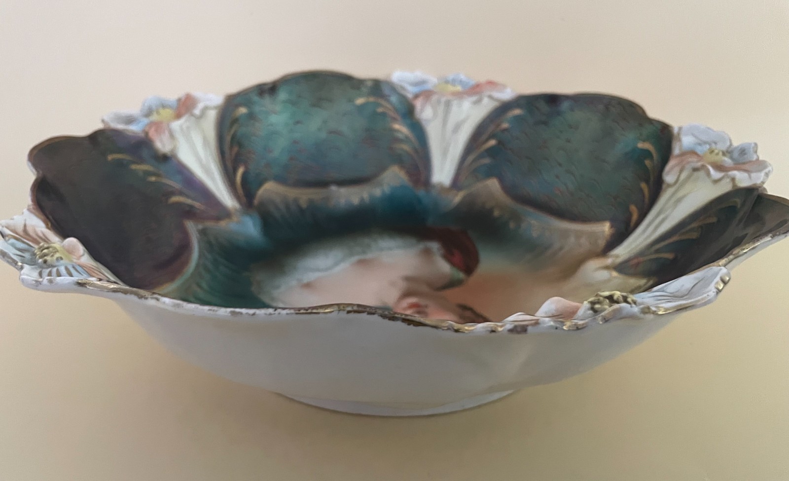RS Prussia Madame Recamier Lily Mold Portrait Bowl Tiffany Finish Unmarked