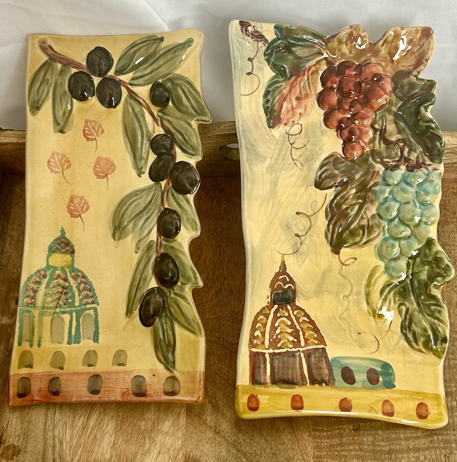 Vintage Italian Hand Painted Wall Plates Marked ITALY Earthenware Set of 4