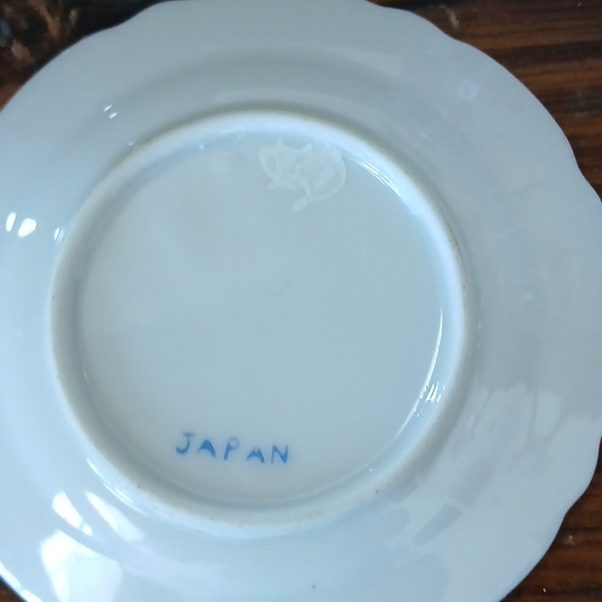 Japan Porcelain Plate White Pink Green Floral Round Glossy Decorative Painted