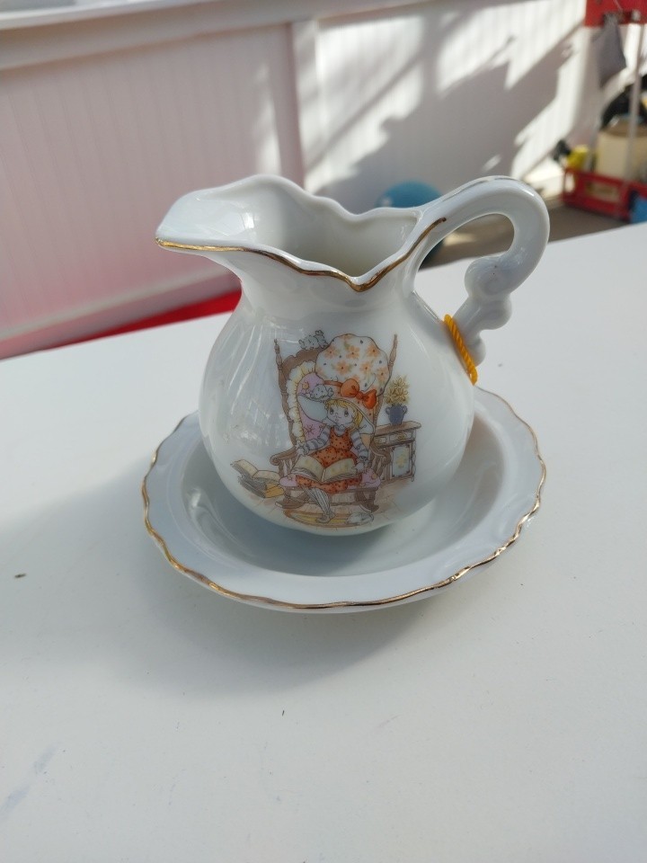 Vintage Porcelain Creamer And Saucer Set With Gold Trim Made In Japan